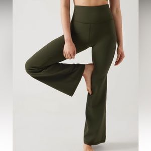 🎁10 for $100🎁 olive green high waisted flare yoga pants/leggings